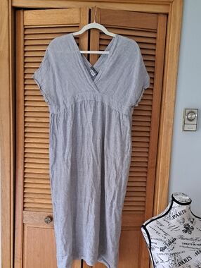 ARTEMESIA LINEN Light Gray V-Neck  Midi Dress Size M